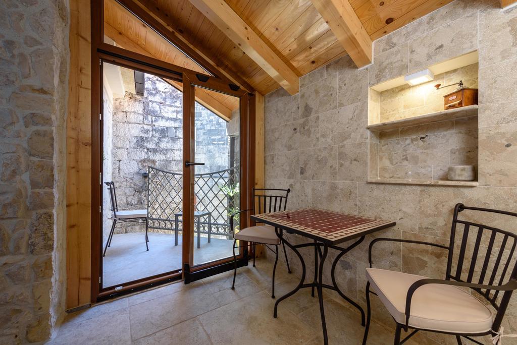 Villa Kudelik - Stone Story Трогир Екстериор снимка